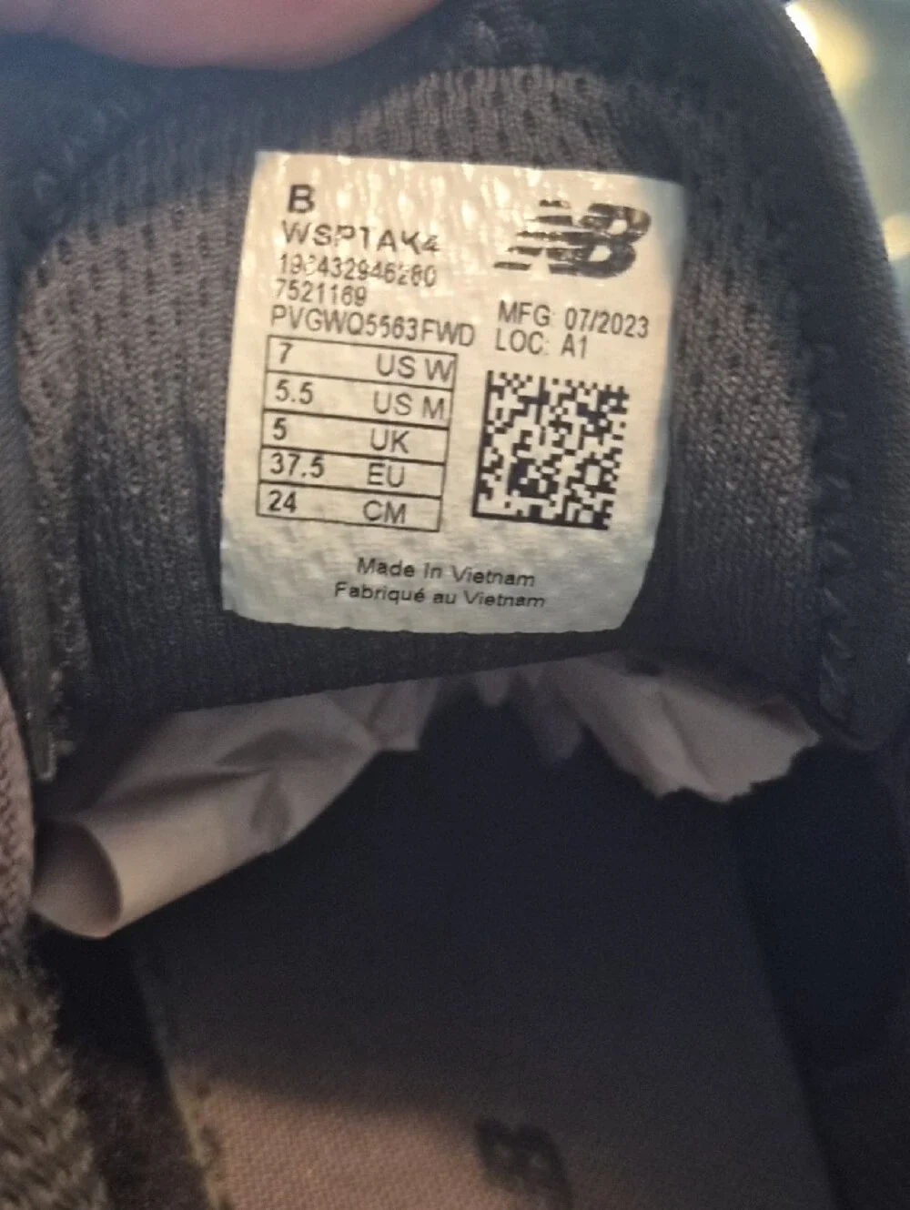 New Balance Men’s Fresh Foam Navy Athletic Sneakers